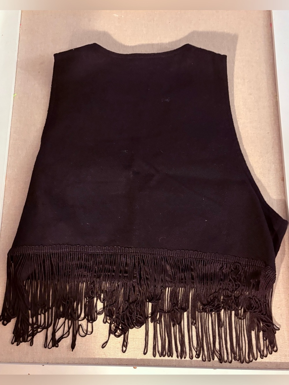 *Rare Find*
Vintage 90’s Contempo Casuals Boho Floral Embroidered Fringe Vest - Picture 6 of 7